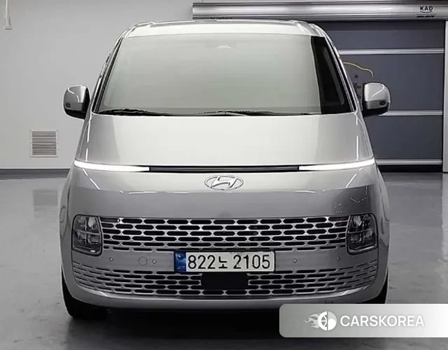 Hyundai Staria 2022 Серебряный из Кореи