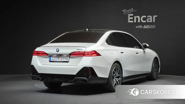 BMW 5 Series (G60) 2025 Белый из Кореи