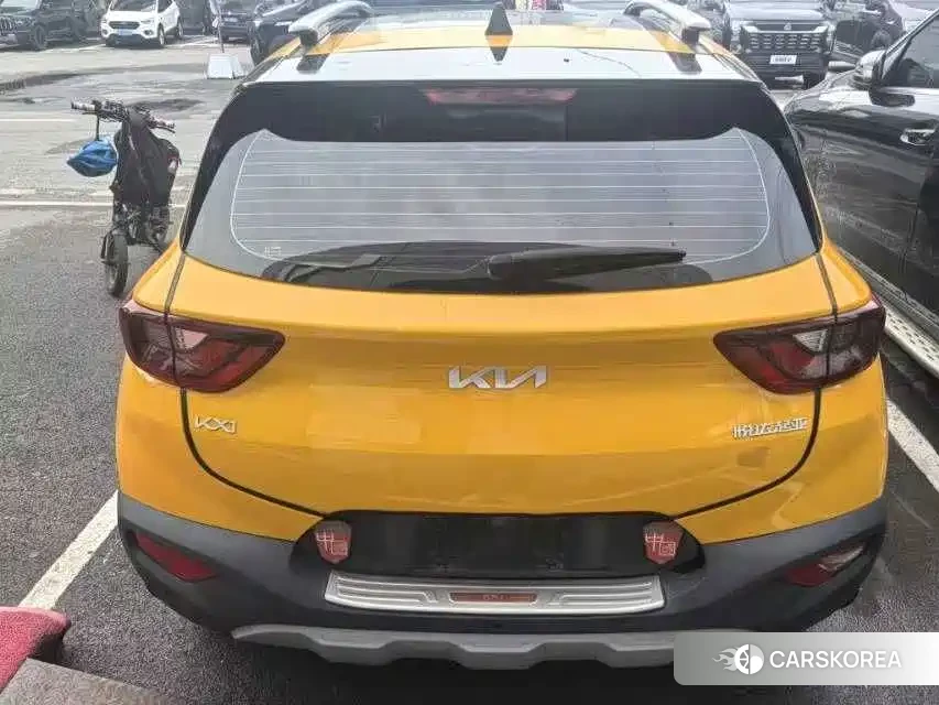 Kia KX1 2023 Yellow/orange из Китая