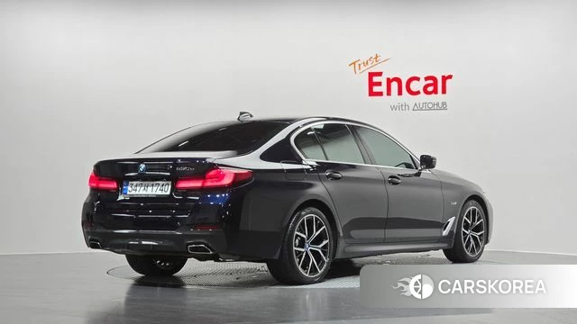 BMW 5 Series (G30) 2022 Черный из Кореи