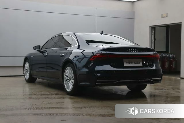 Audi A7L 2024 Черный из Китая