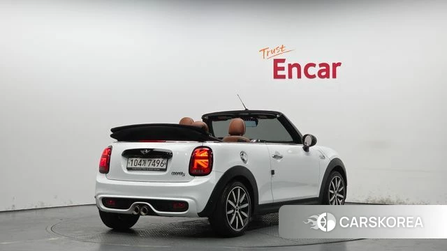 Mini Cooper S Convertible 2018 Серебристо-серый из Кореи