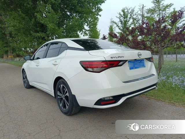 Nissan Xuan Yi 2024 Белый из Китая