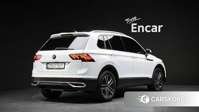 Volkswagen Tiguan second Generation 2022 Белый из Кореи