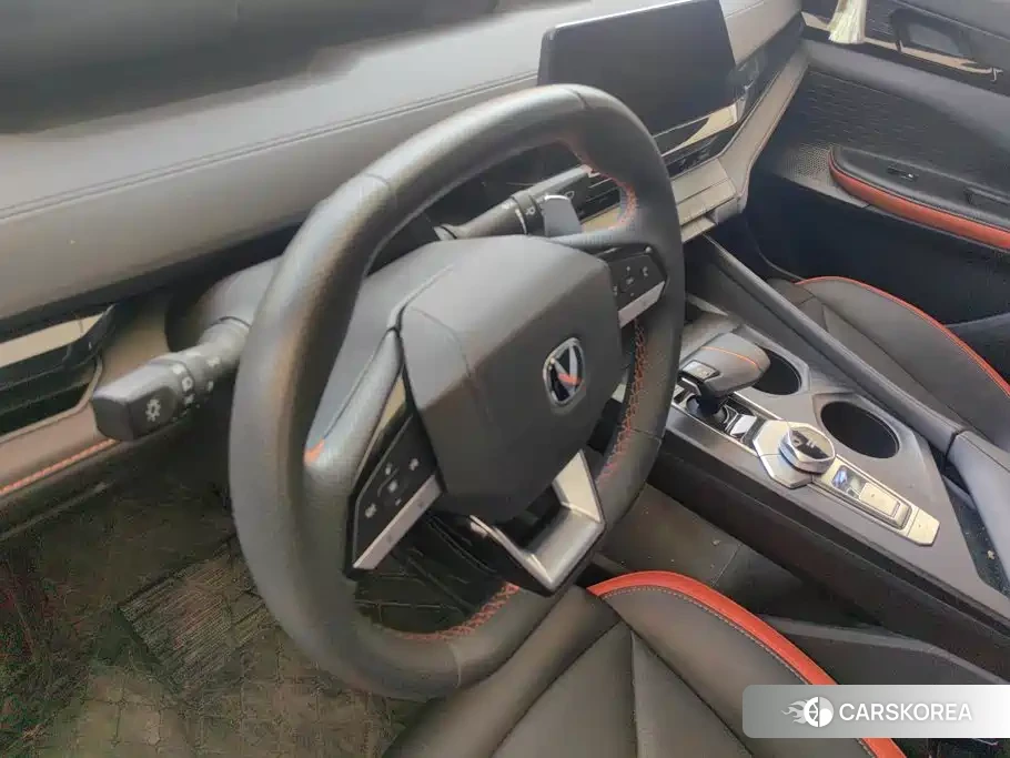 Chang'an UNI-V 2023 Silver/gray из Китая