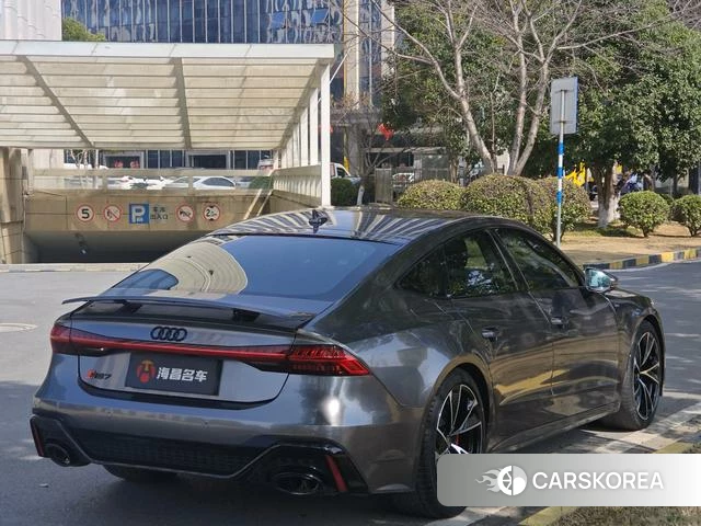 Audi A7 2022 Серебристо-серый из Китая