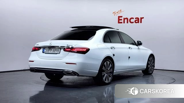 Mercedes-Benz E-Class W213 2021 Белый из Кореи