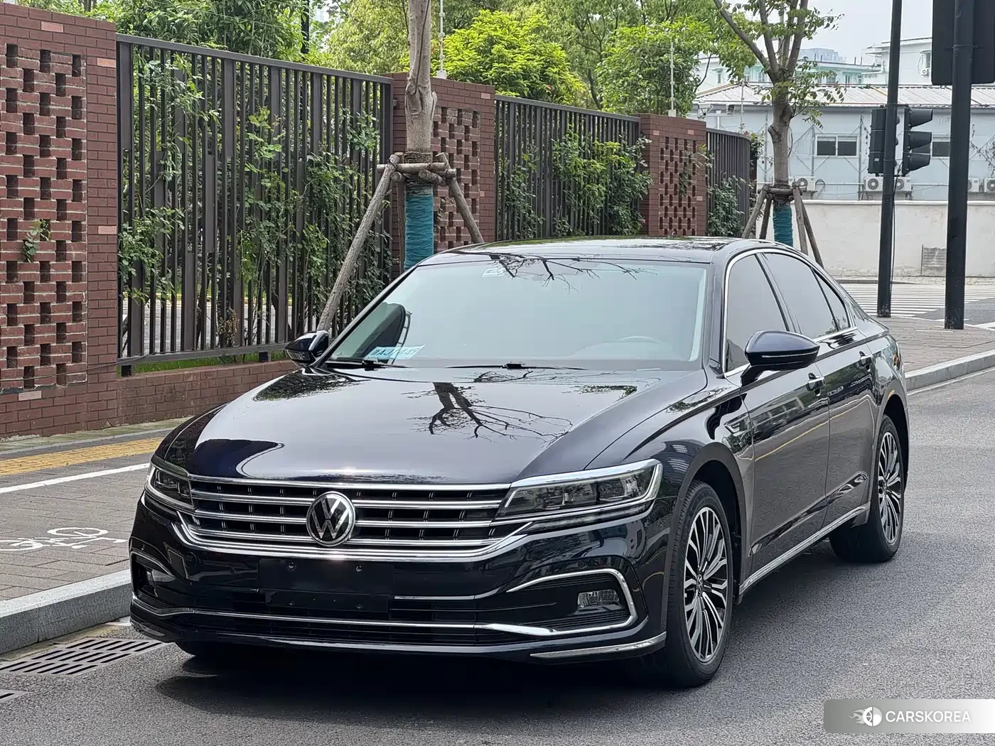 Volkswagen Phideon 2022 Синий из Китая, фото 2