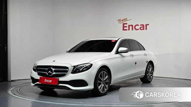 Mercedes-Benz E-Class W213 2019 Белый из Кореи