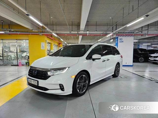 Honda Odyssey 2022 Белый из Кореи