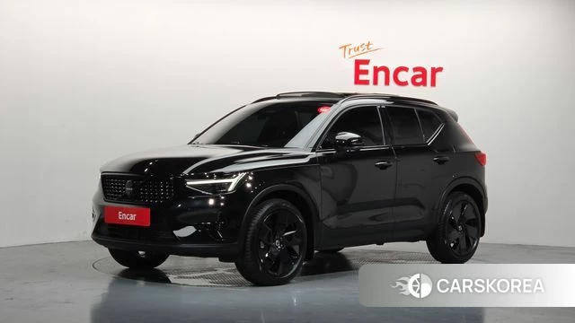 Volvo XC40 2025 Черный из Кореи
