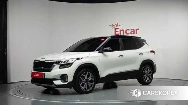 Kia Seltos 2022 Белый из Кореи