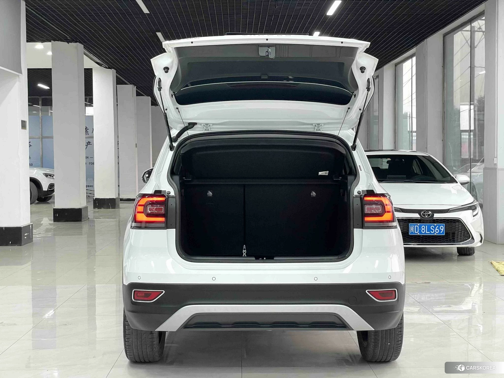 Volkswagen Exploring the shadow 2021 Белый из Китая