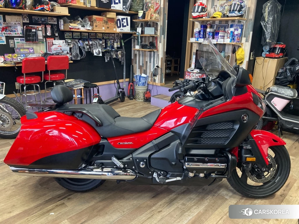 Проданный Honda GL1800 F6B 2013 из Японии