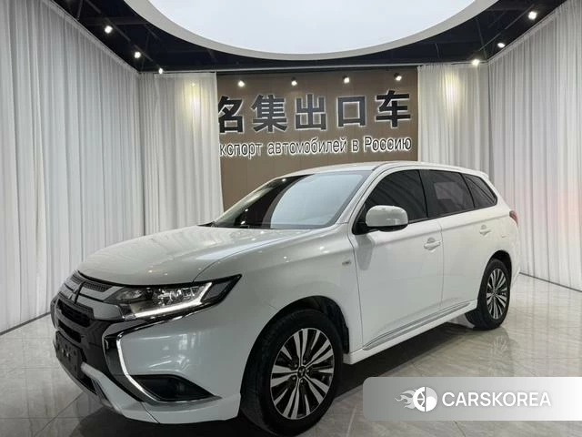 Mitsubishi  Outlander 2021 Белый из Китая