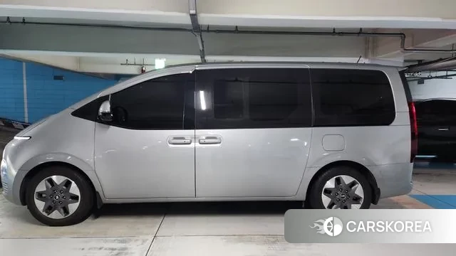 Hyundai Staria 2021 Серебристо-серый из Кореи