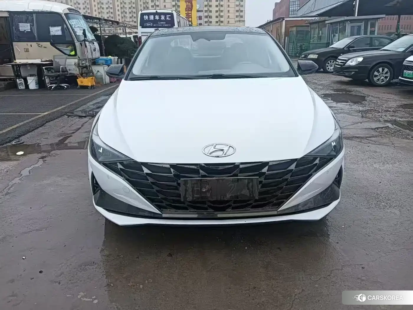 Hyundai Elantra 2022 Белый из Китая