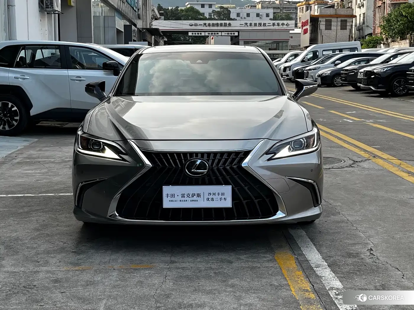 Lexus ES 2023 Silver/gray из Китая