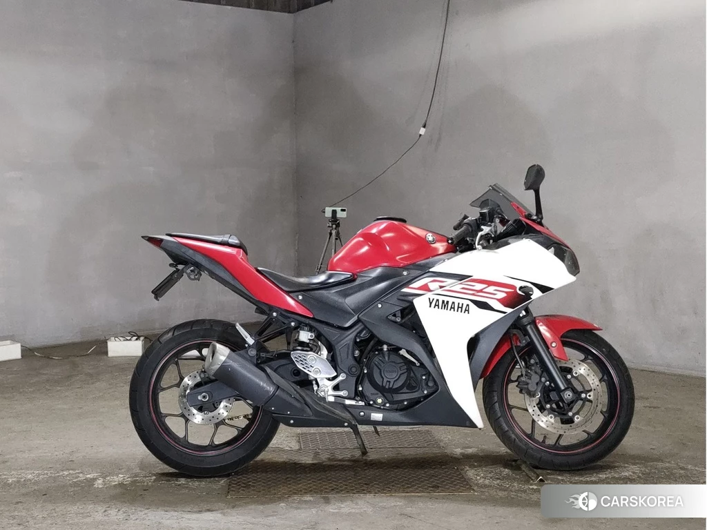 Проданный Yamaha YZF-R25 2015 из Японии