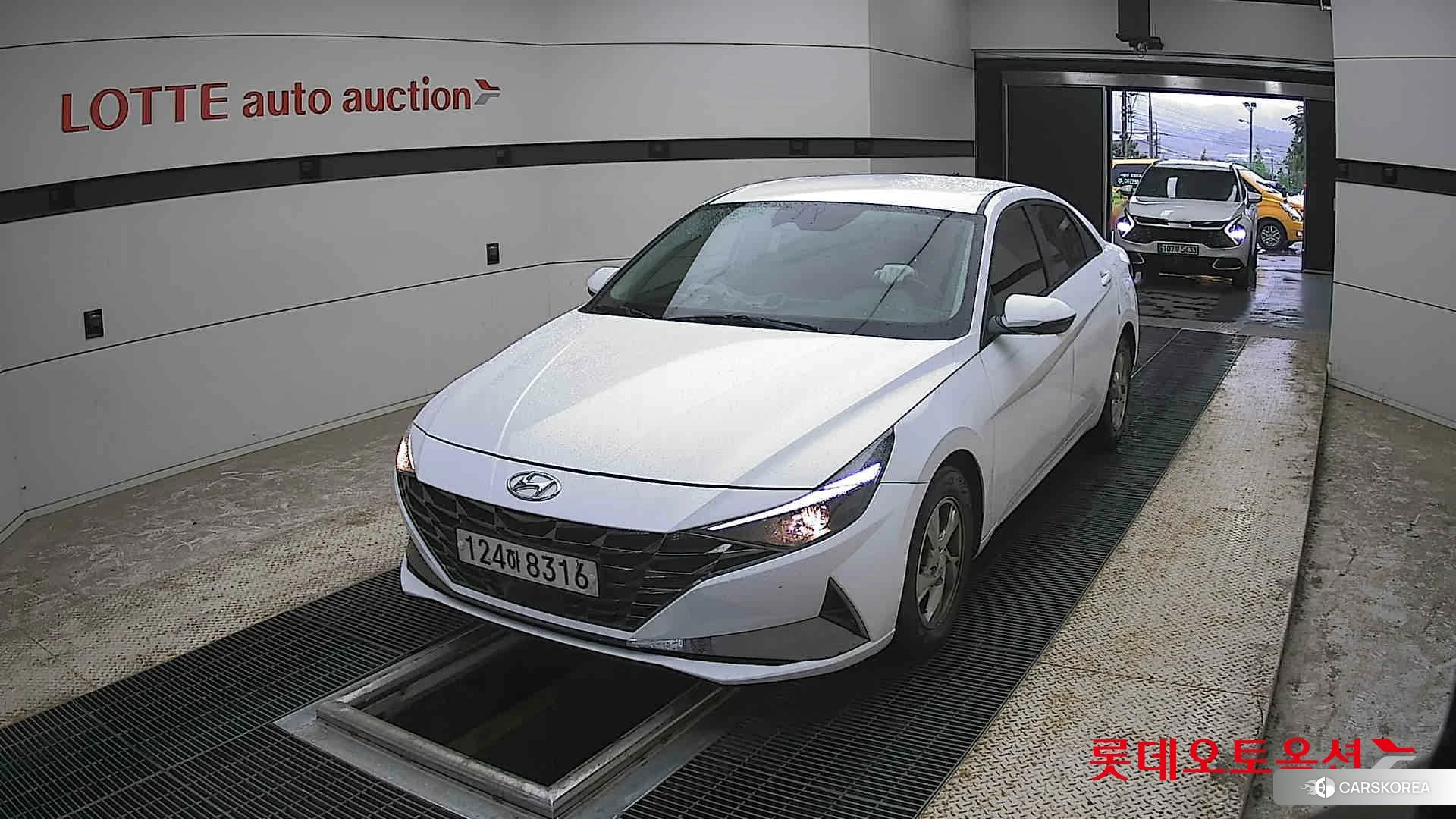 Hyundai Avante 2021 Polar White из Кореи