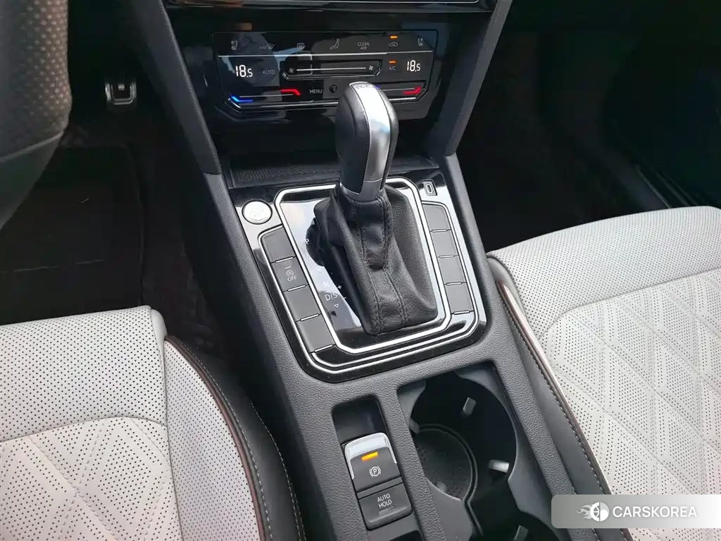 Volkswagen Magotan 2023 Черный из Китая