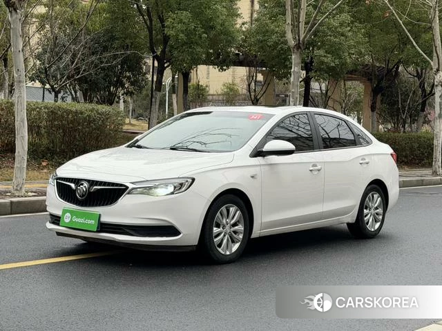 Buick Yinglang 2019 Белый из Китая