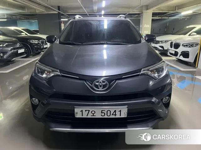 Toyota RAV4 2018 Серый из Кореи