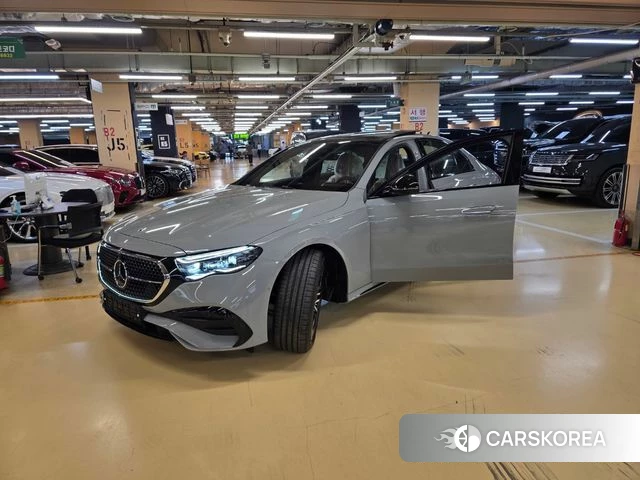 Mercedes-Benz E-Class W214 2026 Светло-серебряный цвет из Кореи
