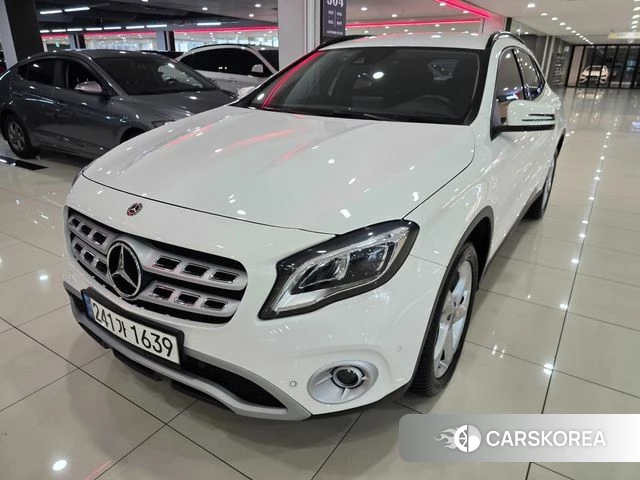 Mercedes-Benz GLA-Class X156 2018 Белый из Кореи