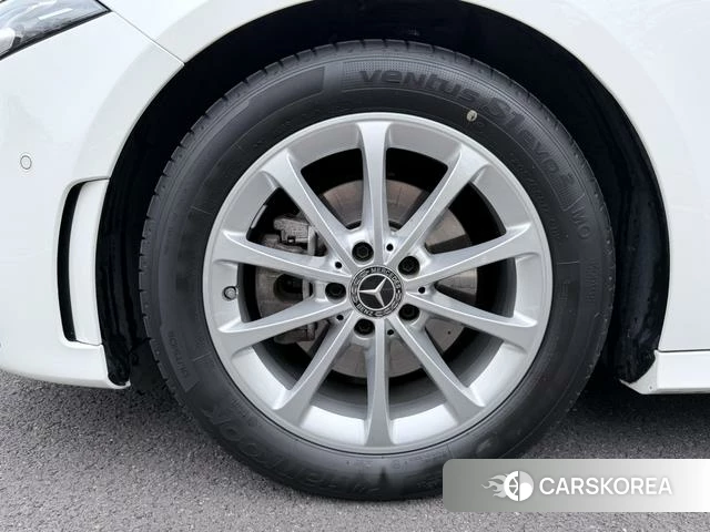 Mercedes-Benz Class A 2021 Белый из Китая
