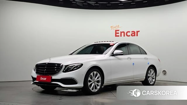 Mercedes-Benz E-Class W213 2019 Белый из Кореи