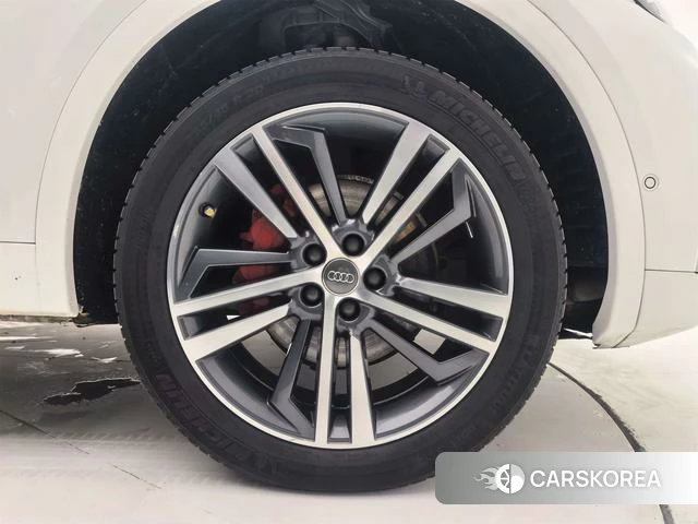 Audi Q5L Sportback 2021 Белый из Китая
