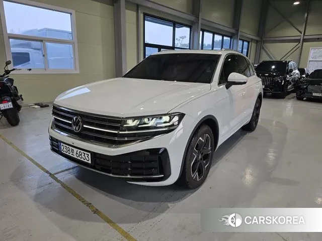 Volkswagen Touareg 3rd generation 2024 Белый из Кореи