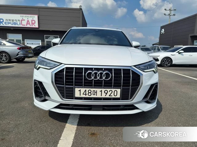 Audi Q3 (F3) 2022 Белый из Кореи