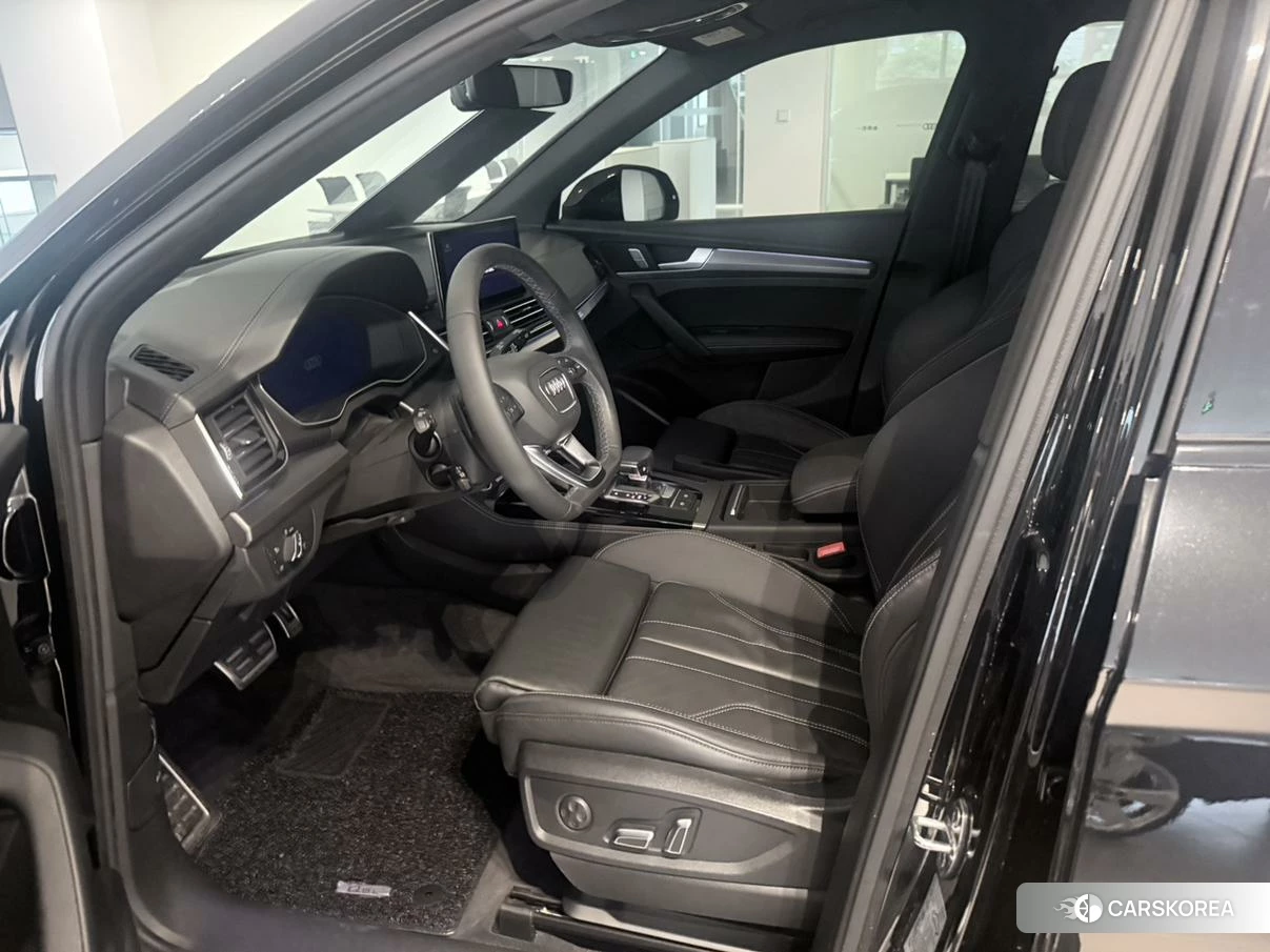 Audi Q5L 2023 Черный из Китая