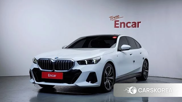 BMW 5 Series (G60) 2023 Белый из Кореи