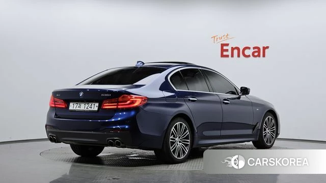BMW 5 Series (G30) 2018 Синий из Кореи