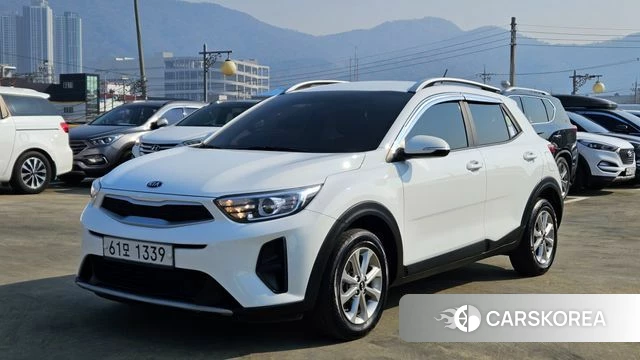 Kia Stonic 2019 Белый из Кореи