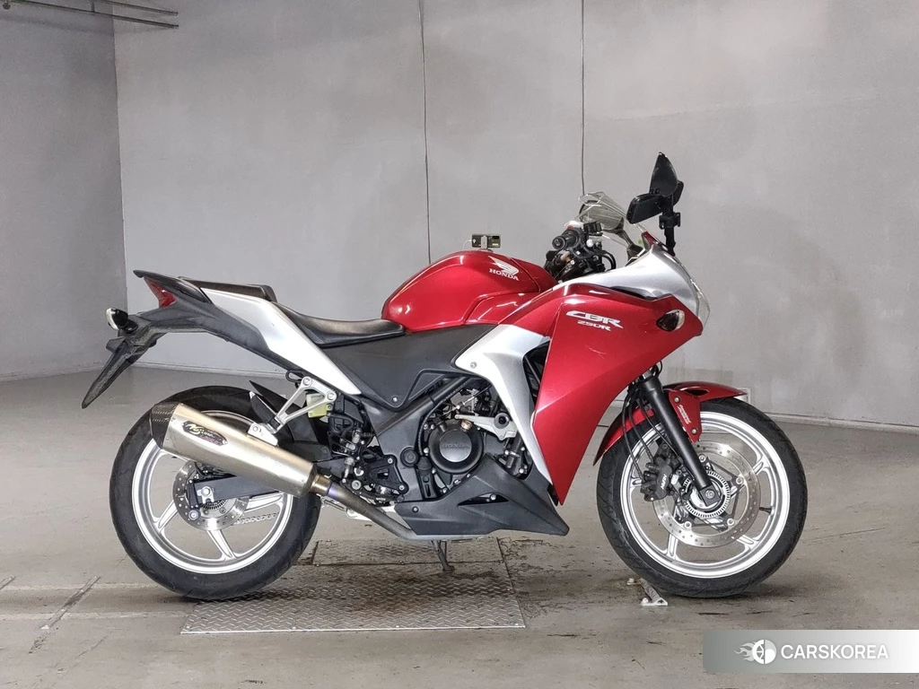 Проданный Honda CBR250R 2011 из Японии, фото 2