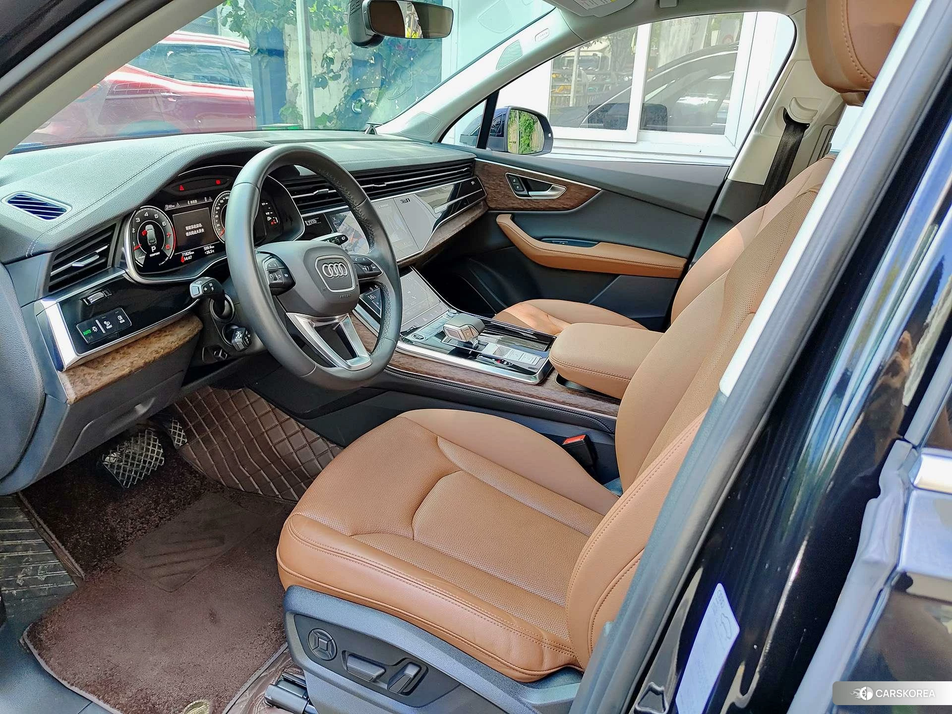 Audi Q7 2022 Черный из Китая