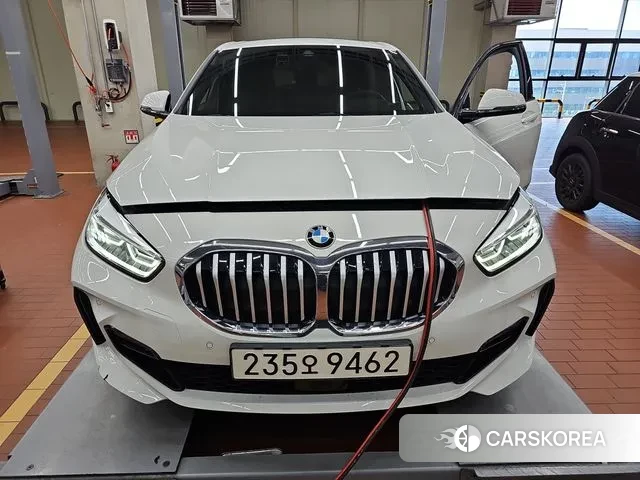 BMW 1 Series (F40) 2024 Белый из Кореи