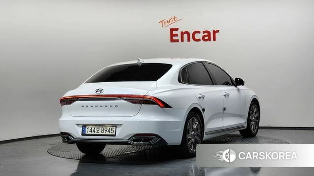 Hyundai The New Grandeur IG Hybrid 2021 Белый из Кореи