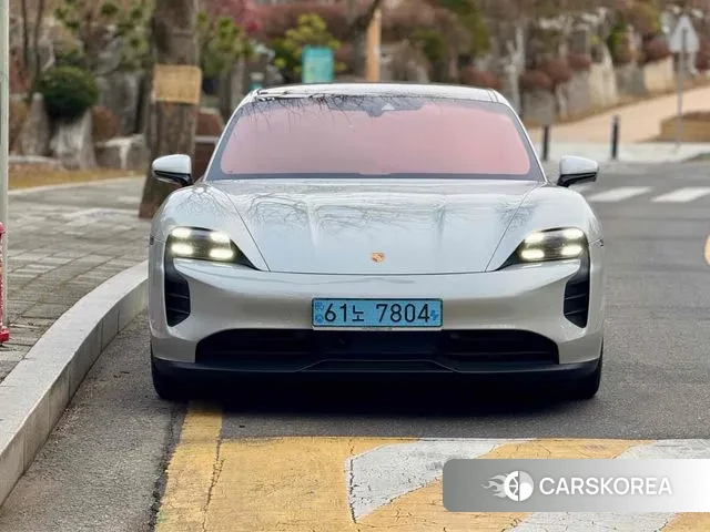 Porsche Taycan 2022 Цвет галактики из Кореи