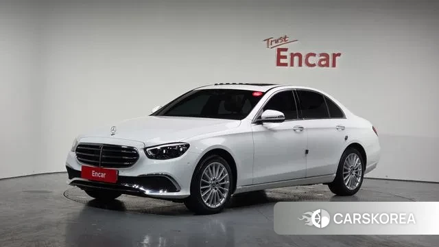 Mercedes-Benz E-Class W213 2022 Белый из Кореи