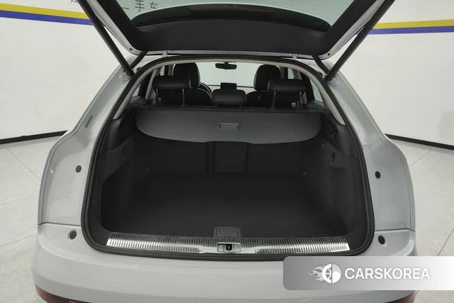 Audi Q3 2018 Белый из Китая