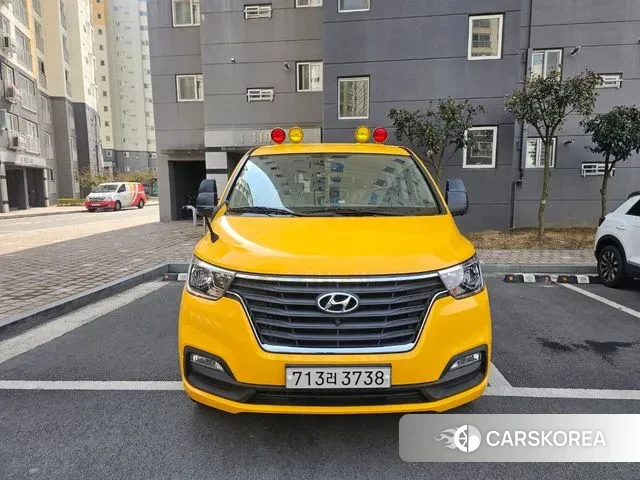 Hyundai The New Grand Starex 2021 Желтый из Кореи