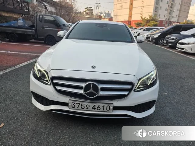 Mercedes-Benz E-Class W213 2020 Белый из Кореи