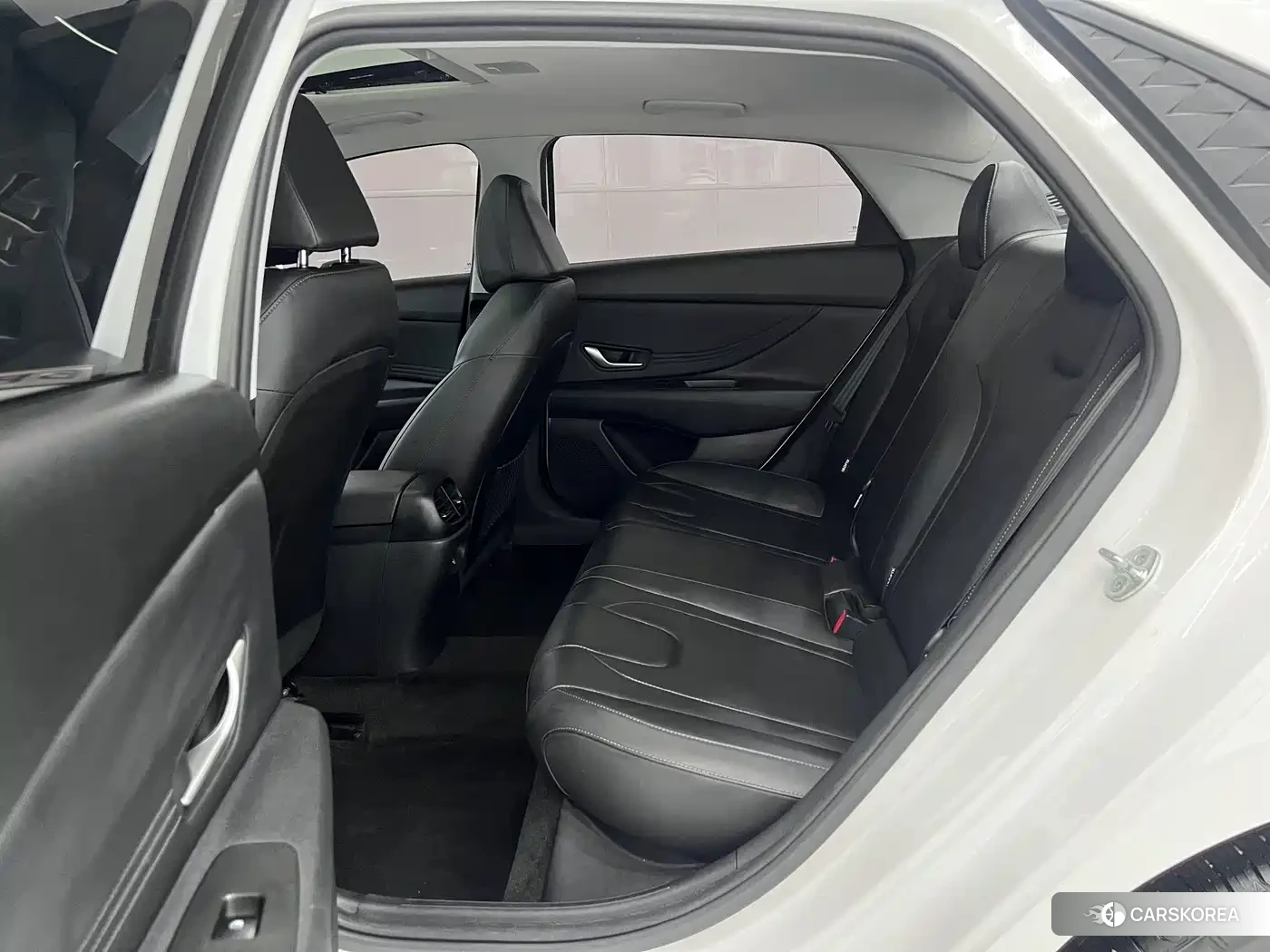 Hyundai Elantra 2024 Белый из Китая