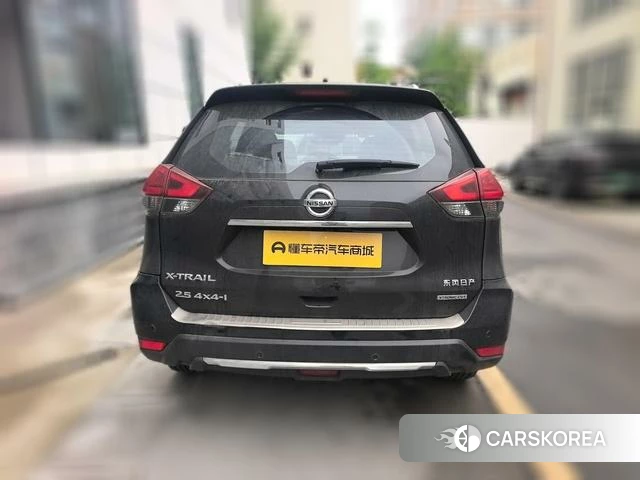 Nissan Qijun 2018 Черный из Китая