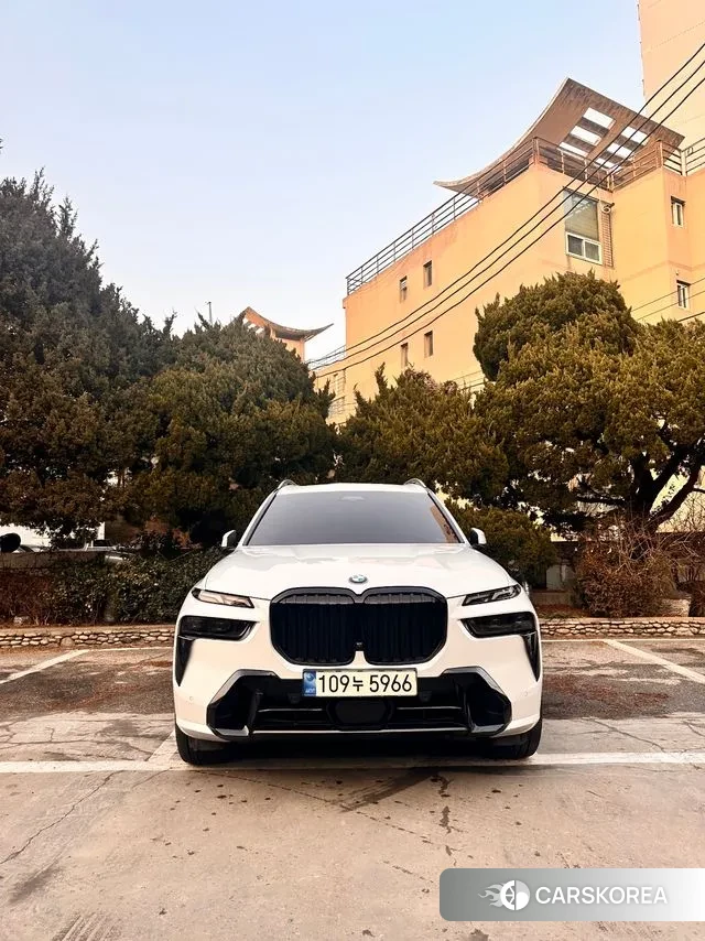 BMW X7 (G07) 2023 Белый из Кореи